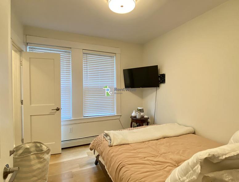 Photo of 319 Columbia St.