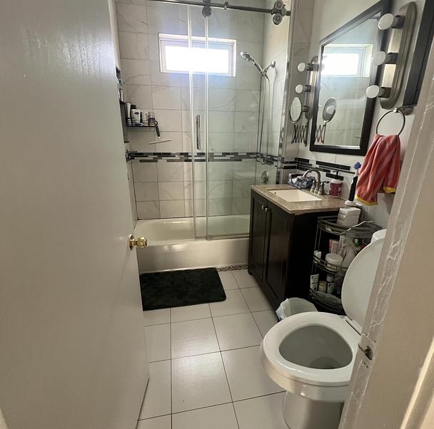 Photo of Spacious and sunny apartment - close to Tufts!