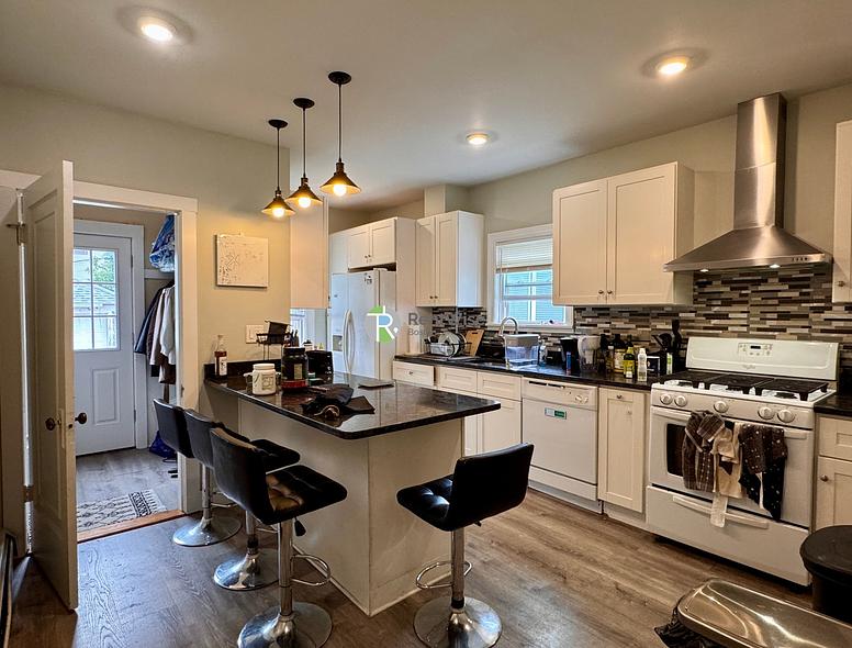 Photo of Beautiful apartment - close to Tufts!