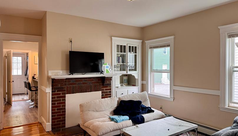 Photo of Beautiful apartment - close to Tufts!