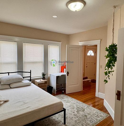 Photo of Beautiful apartment - close to Tufts!