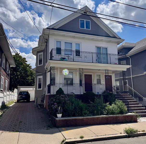 Photo of Gorgeous Tufts apartment