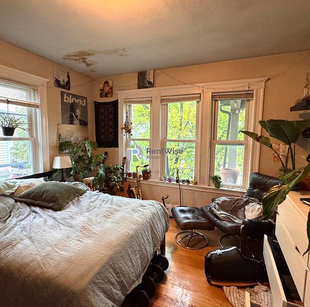 Photo of 41 Whitfield Road