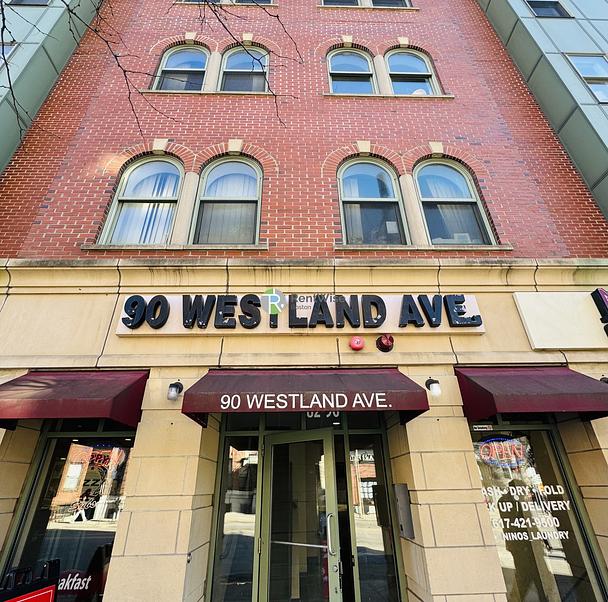 Photo of 90 Westland Avenue
