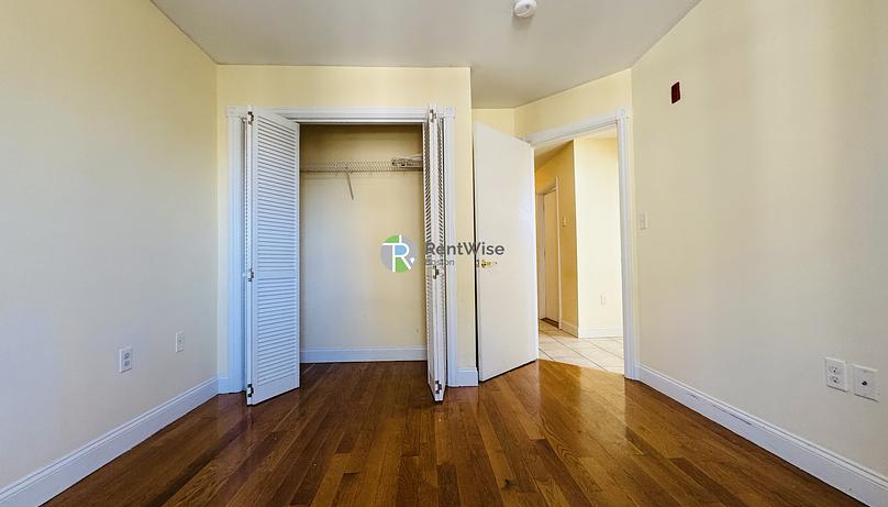 Photo of 90 Westland Avenue
