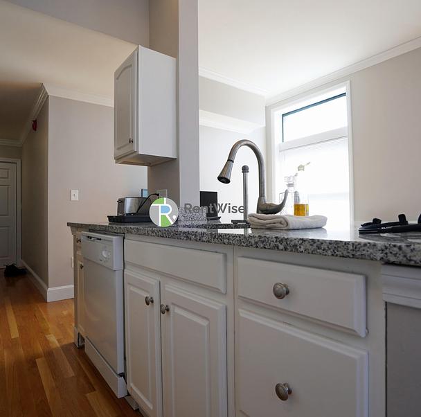 Photo of 365 Washington Street