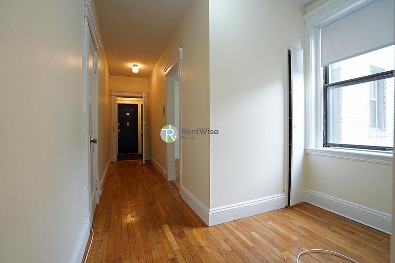 Photo of 1156 Commonwealth Ave