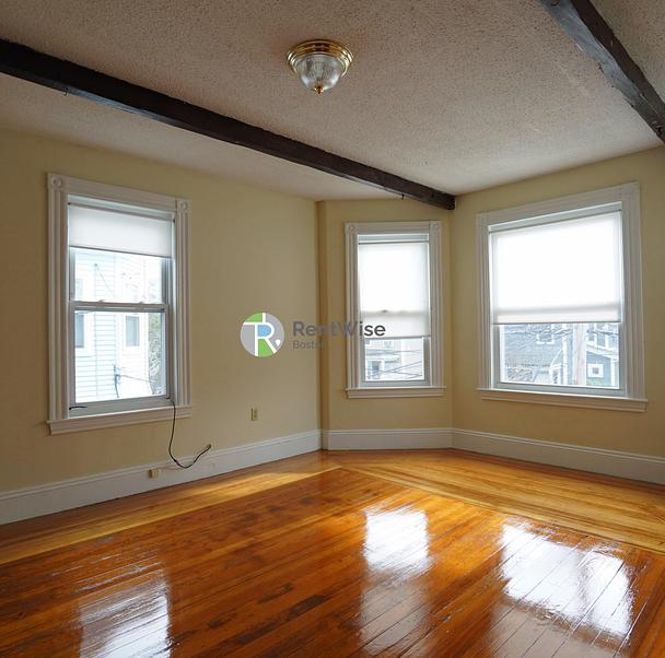 Photo of 80 Robbins Street