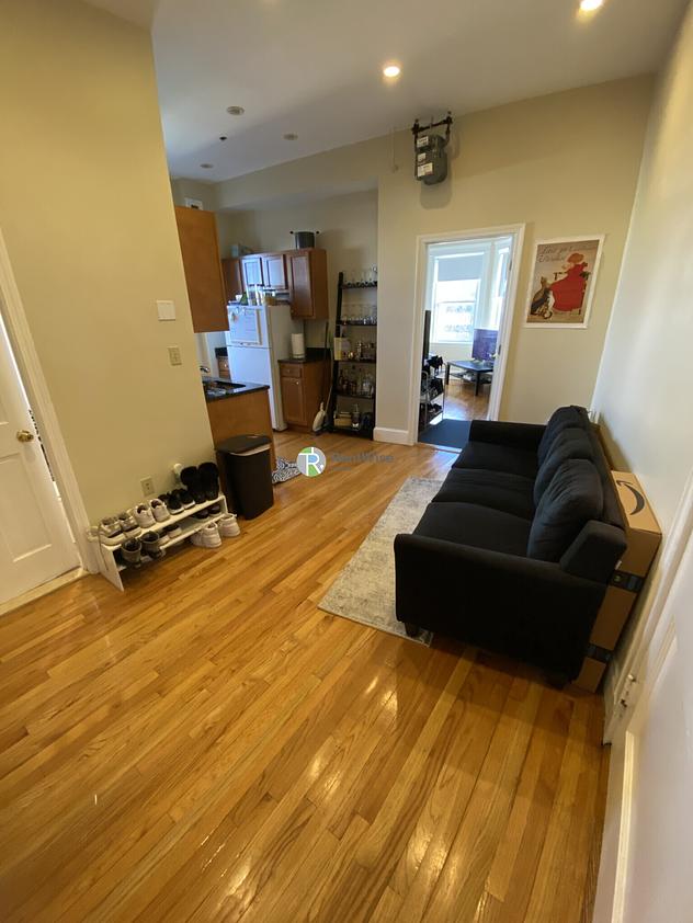 Photo of 1185 Commonwealth Avenue
