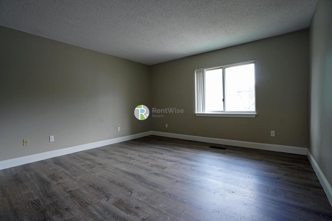 Photo of 140 North Beacon Street