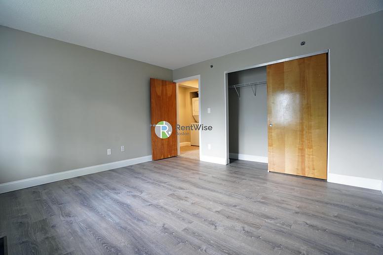 Photo of 140 North Beacon Street