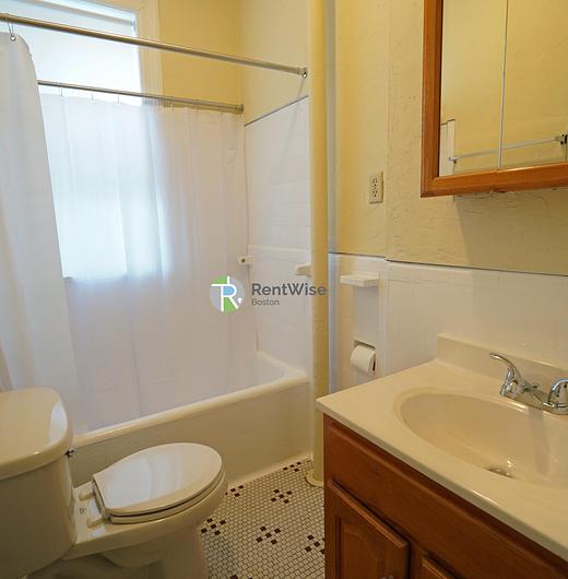 Photo of 41 Chestnut Hill Ave