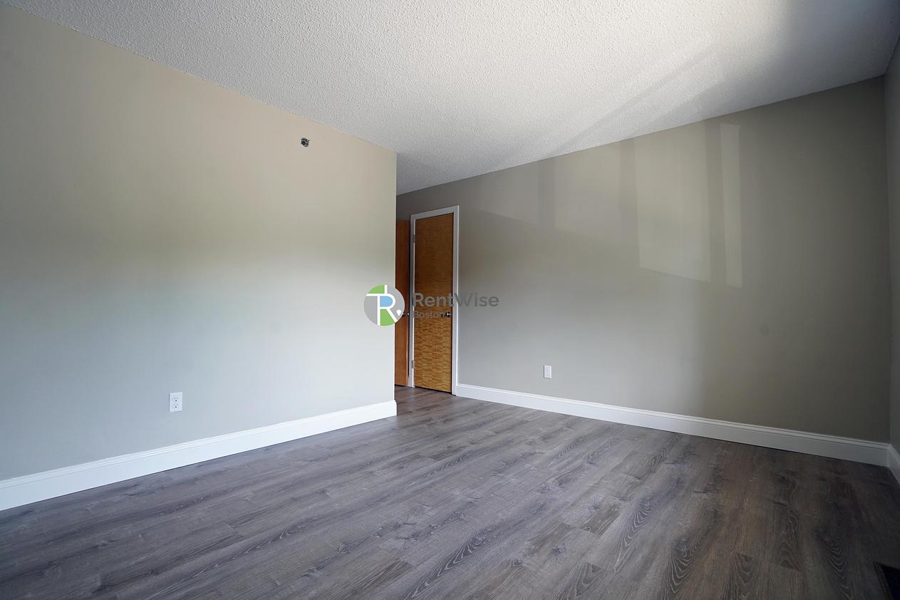 Photo of 140 North Beacon Street