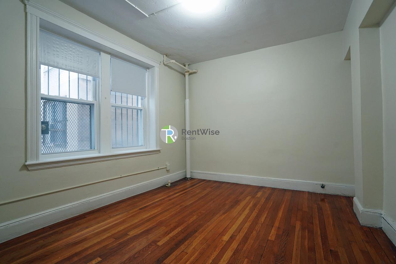 Photo of 1800 Commonwealth Avenue