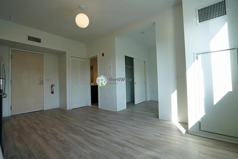 Photo of 1047 Commonwealth Ave