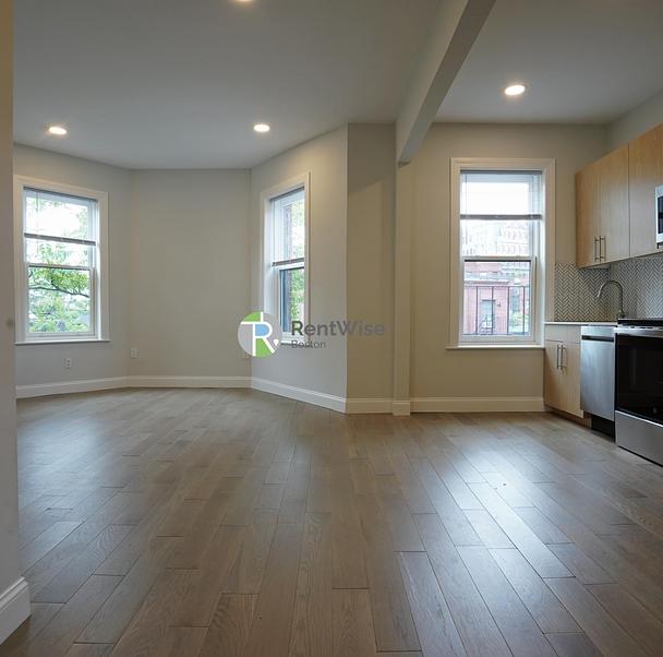 Photo of 379 Commonwealth Ave
