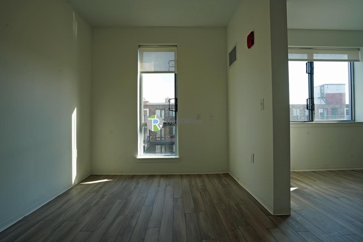 Photo of 1047 Commonwealth Ave