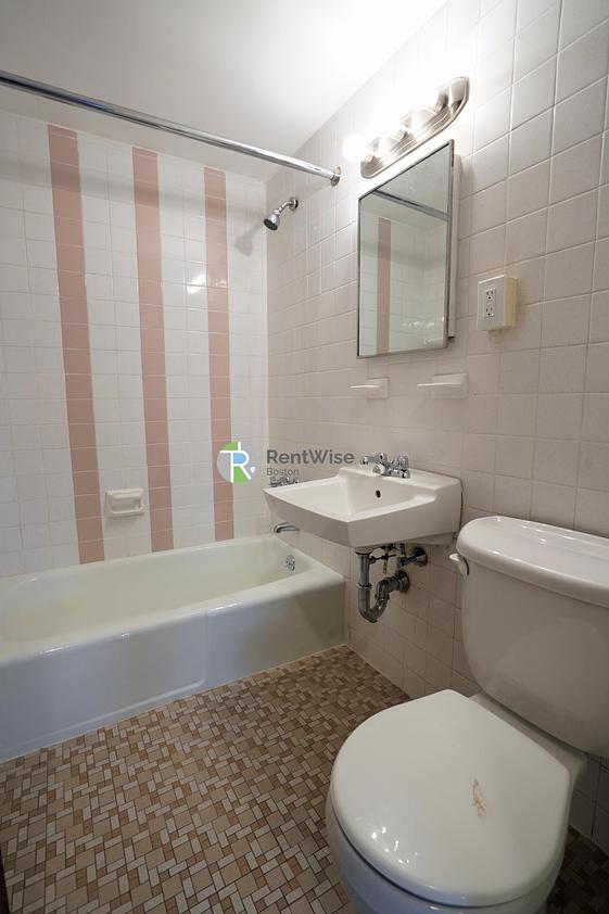 Photo of 74 S Huntington Ave