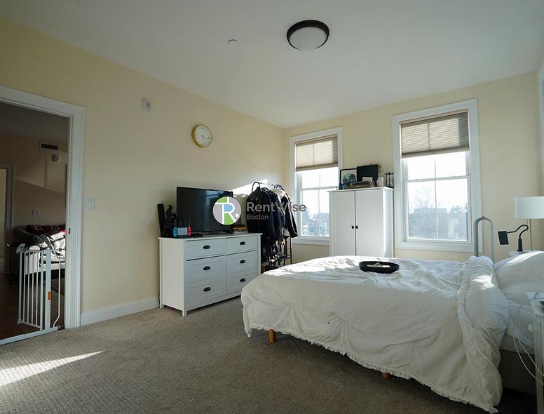 Photo of 315 Broadway