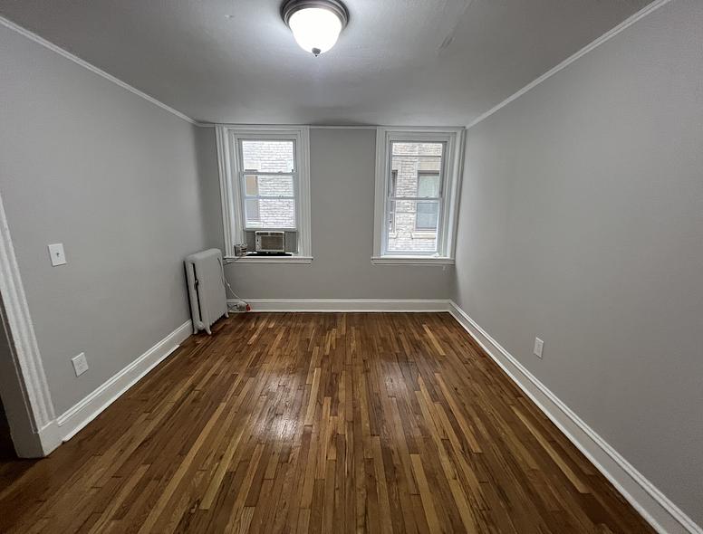 Photo of 368 Riverway