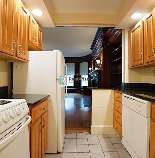 Photo of 379 Commonwealth Ave