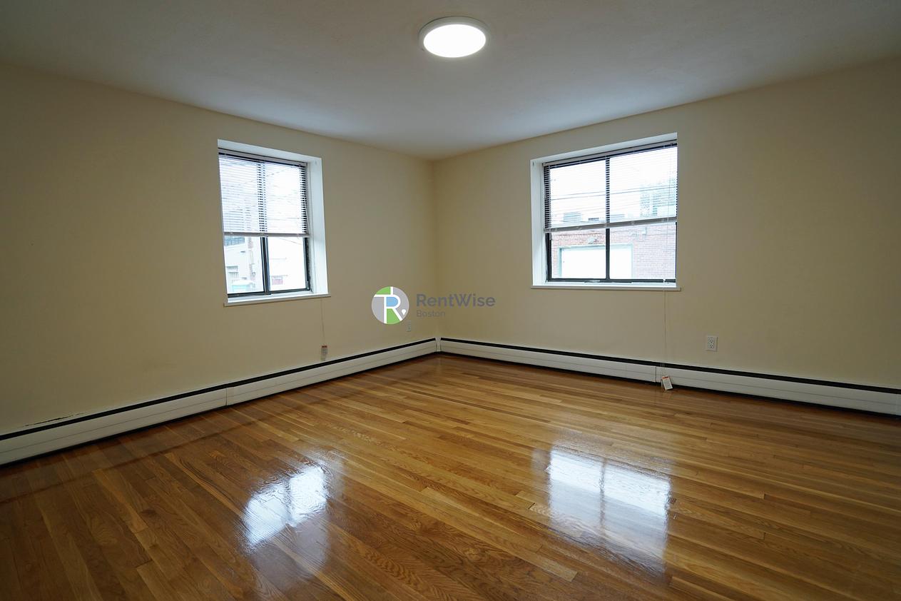 Photo of 222 Babcock St