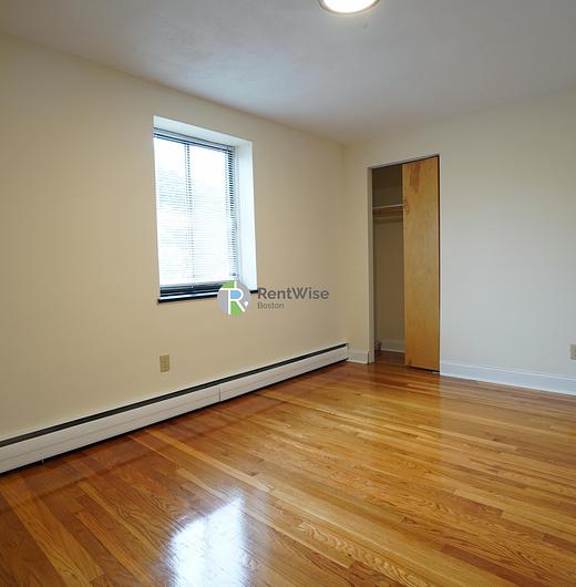 Photo of 230 Babcock Street