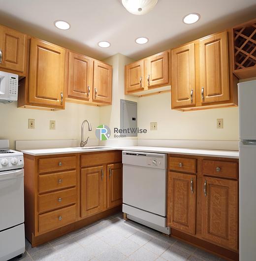Photo of 379 Commonwealth Ave