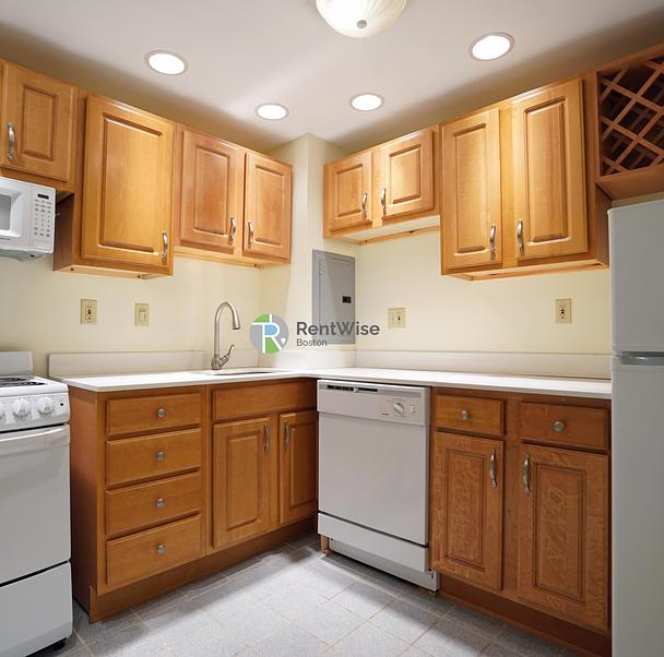 Photo of 379 Commonwealth Ave