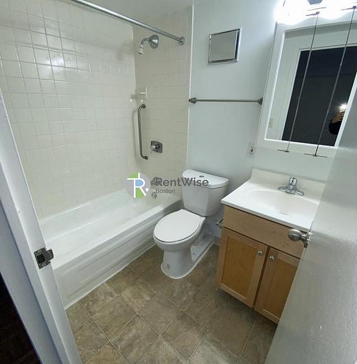 Photo of 929 Massachusetts Avenue