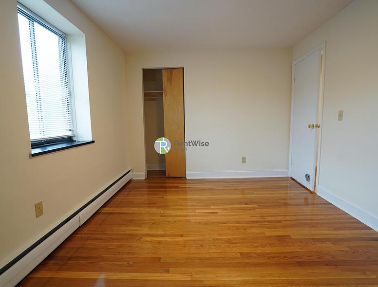 Photo of 230 Babcock Street