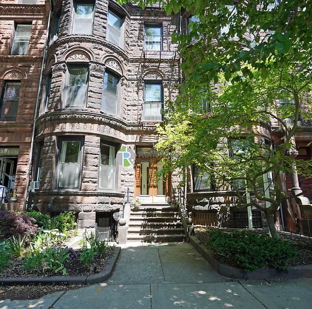 Photo of 379 Commonwealth Ave