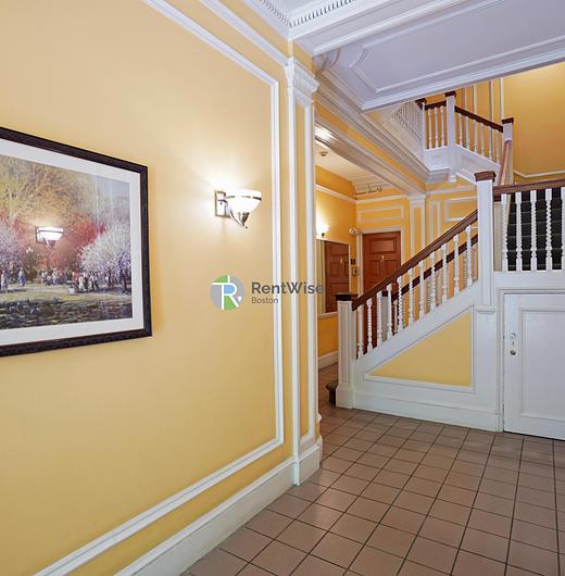 Photo of 379 Commonwealth Ave