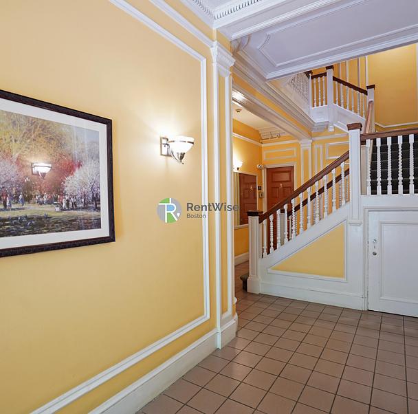 Photo of 379 Commonwealth Ave