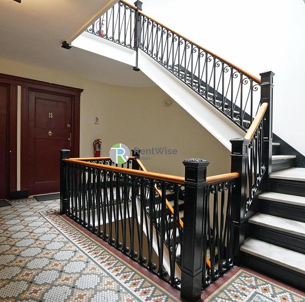 Photo of 452 Park Drive