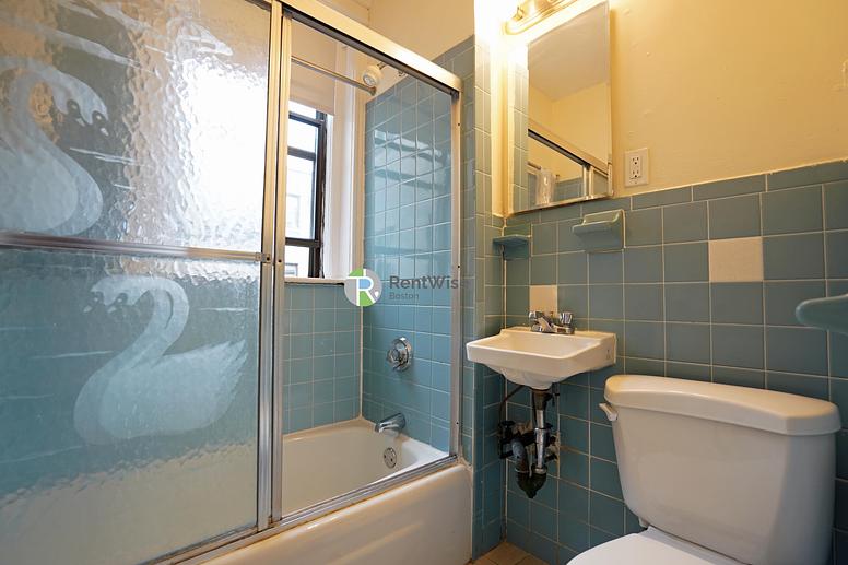 Photo of 1156 Commonwealth Ave