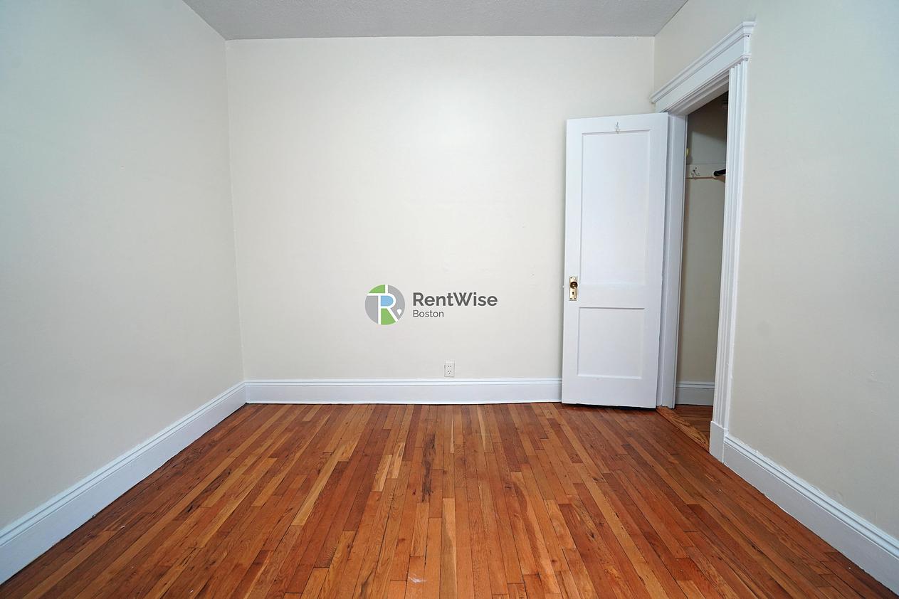 Photo of 1156 Commonwealth Ave