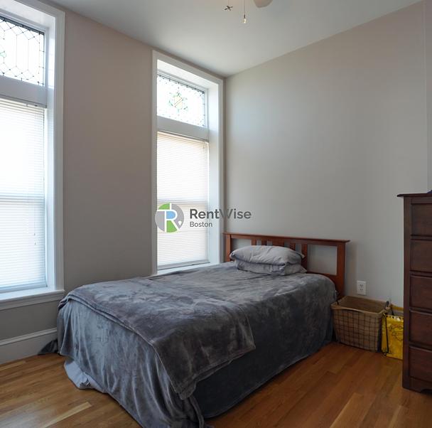 Photo of 365 Washington Street