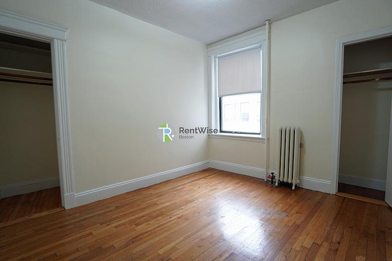Photo of 1156 Commonwealth Ave