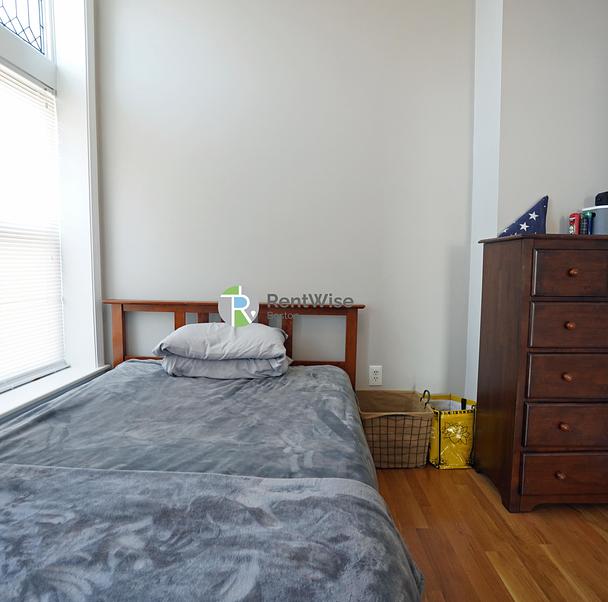Photo of 365 Washington Street