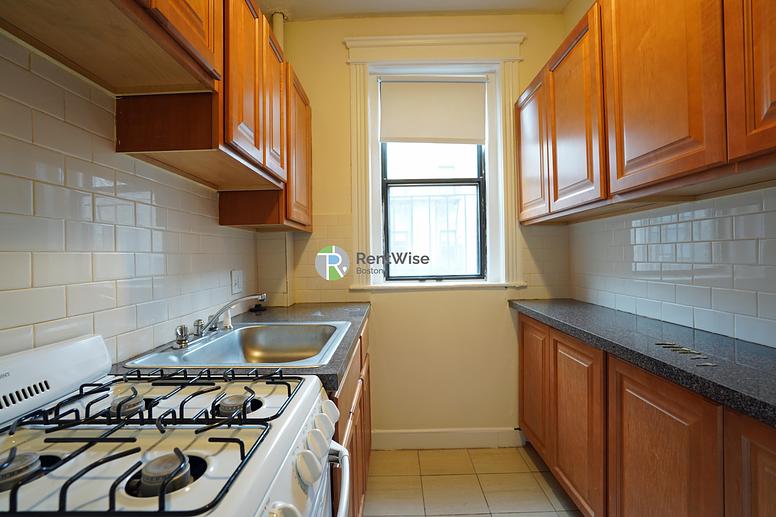 Photo of 1156 Commonwealth Ave