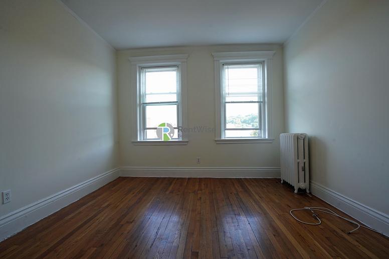 Photo of 1302 Commonwealth Ave