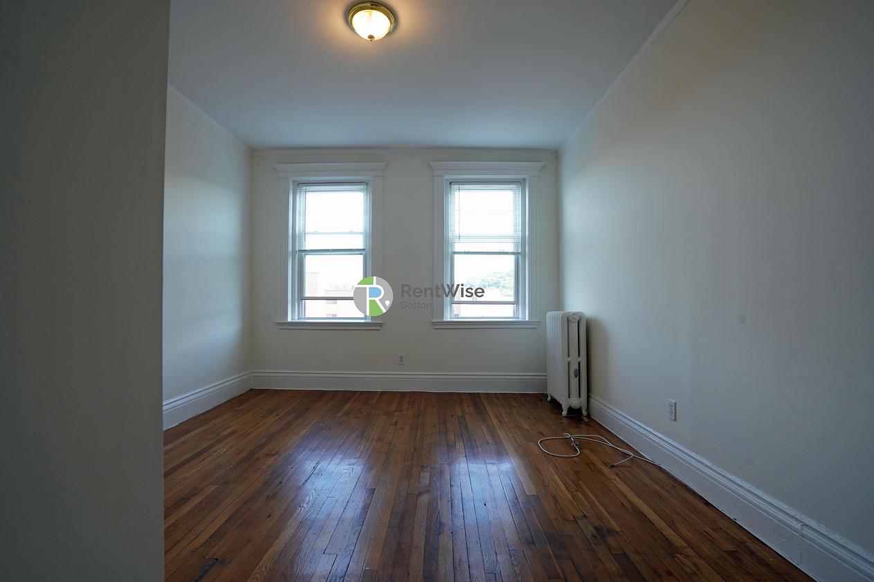 Photo of 1302 Commonwealth Ave