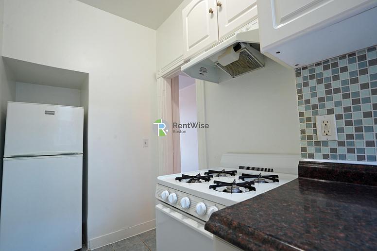 Photo of 1302 Commonwealth Ave