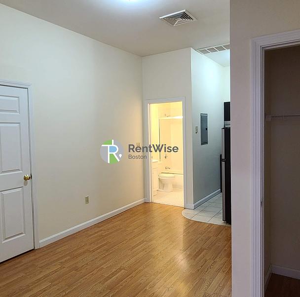 Photo of 81 Essex Street