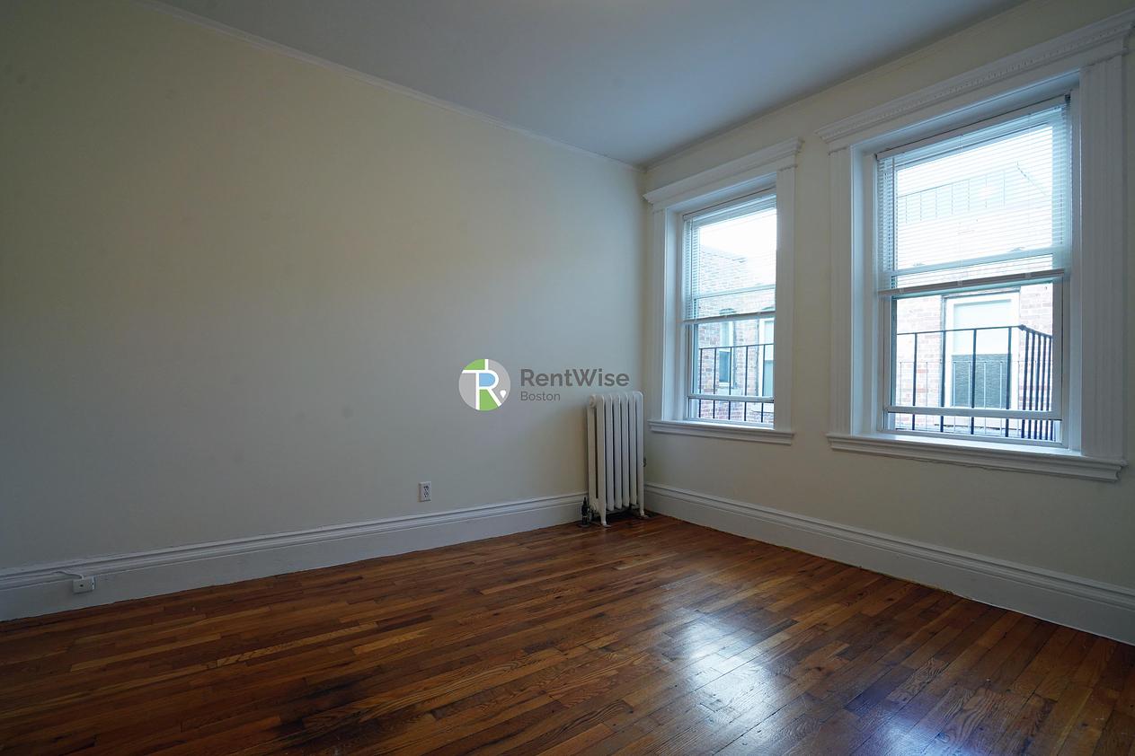 Photo of 1302 Commonwealth Ave