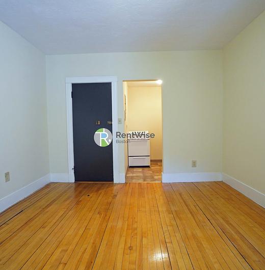 Photo of 1683 Commonwealth Ave