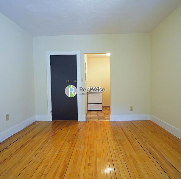 Photo of 1683 Commonwealth Ave