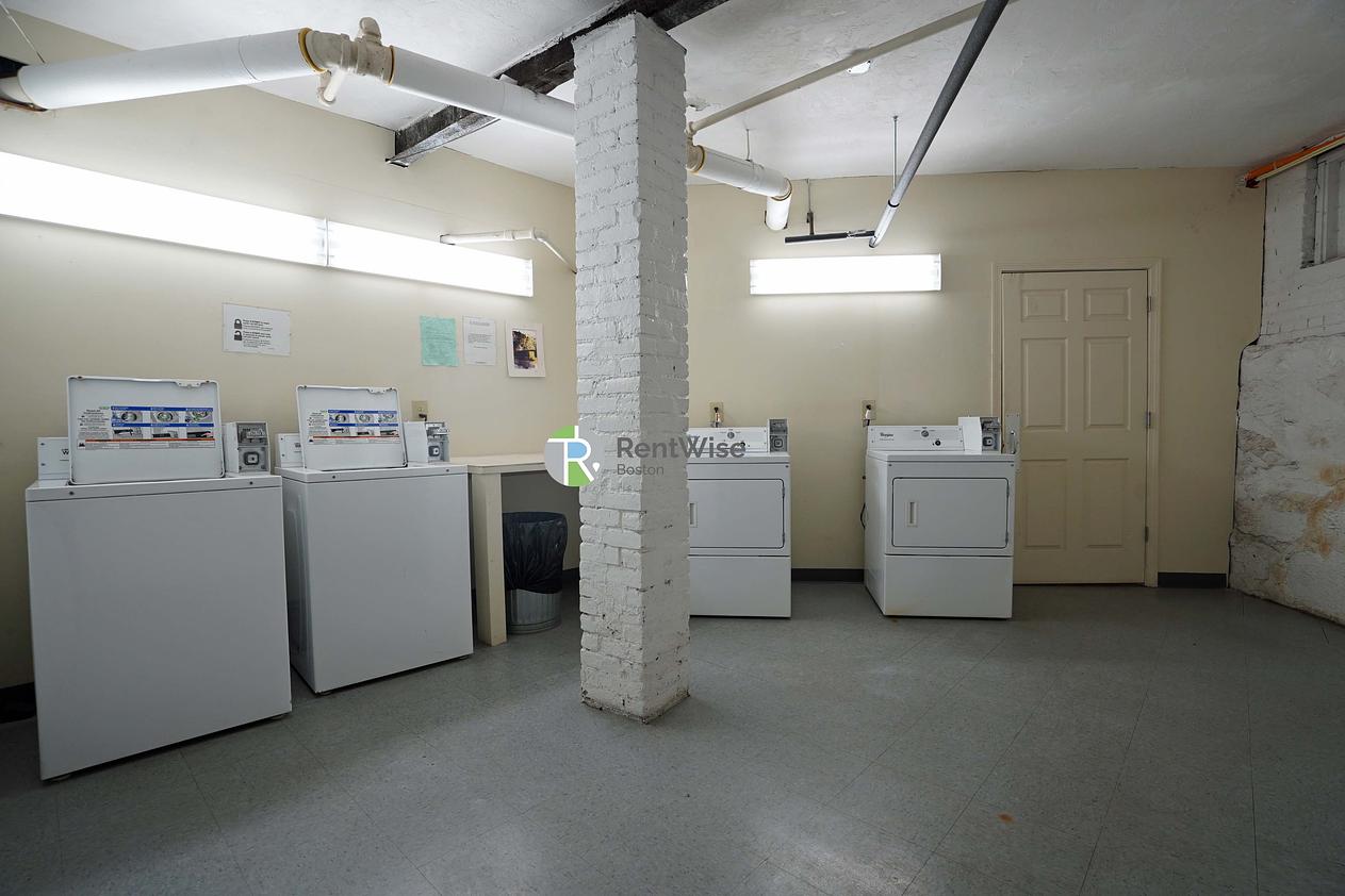 Photo of 1683 Commonwealth Ave