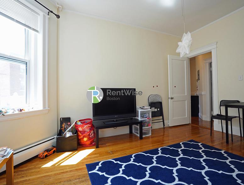 Photo of 1844 Commonwealth Avenue